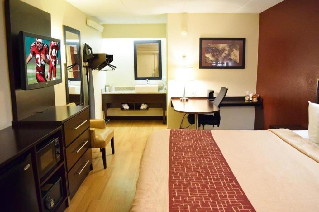 Red Roof Inn Plus+ University At Buffalo - אמהרסט מראה חיצוני תמונה